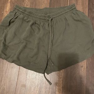 Juniors flowy shorts